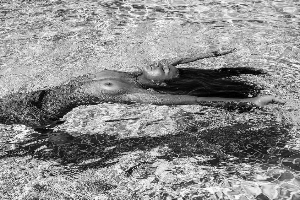 Floating - Messi Schneider